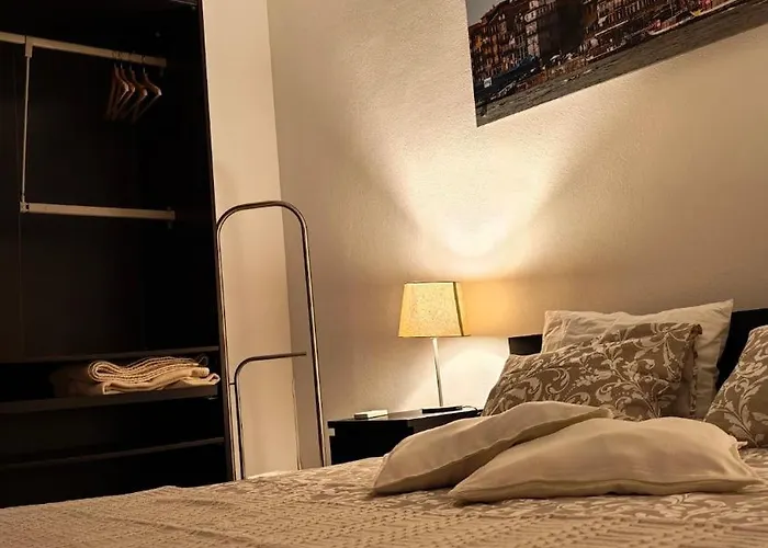 Full 3-room Downtown Casa Do Livro Boavista 포르투